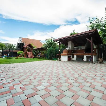 De Inchiriat Casa Cu Flori